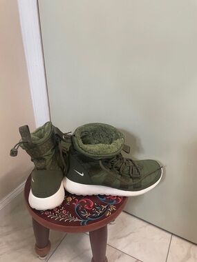 Nike Olive Green Women's High-Top Fleece-Lined Sneakers